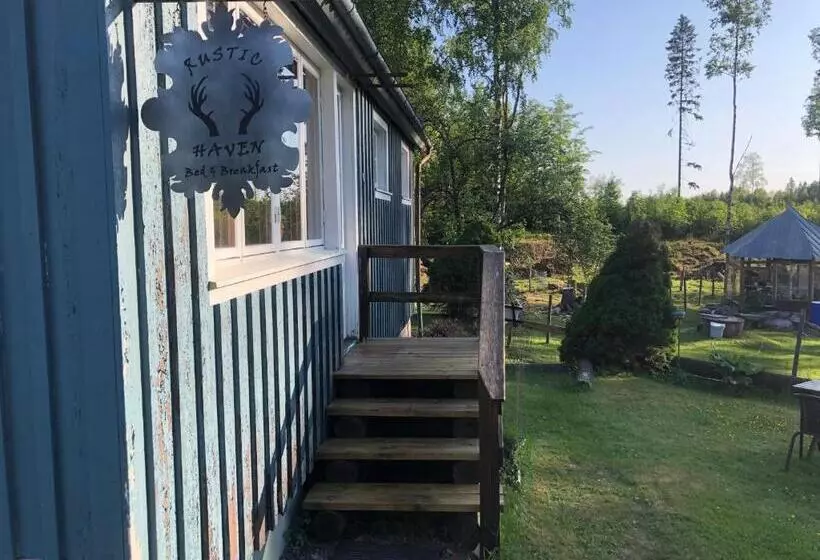 ペンション Rustic Haven Bed And Breakfast Near Klarälvsbanan And Swimming Area