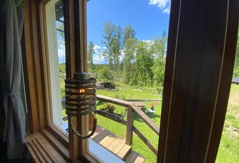 ペンション Rustic Haven Bed And Breakfast Near Klarälvsbanan And Swimming Area