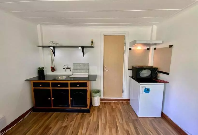 ペンション Rustic Haven Bed And Breakfast Near Klarälvsbanan And Swimming Area