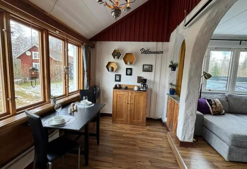 ペンション Rustic Haven Bed And Breakfast Near Klarälvsbanan And Swimming Area