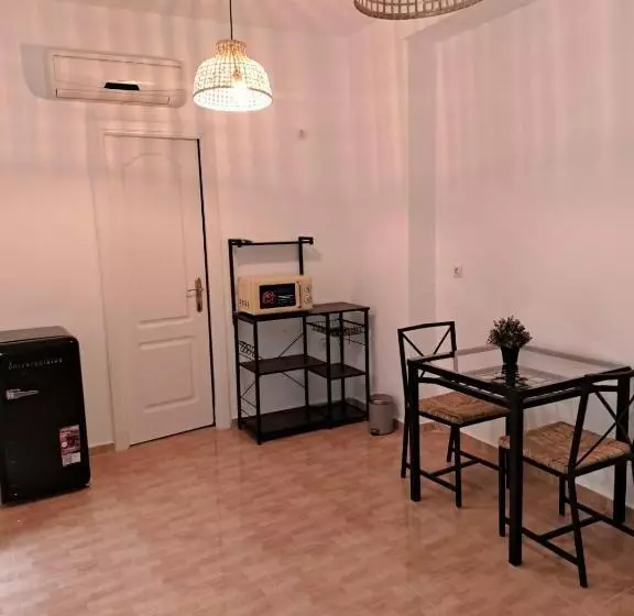 Majatalo Liam Studio In Sevilla Centric