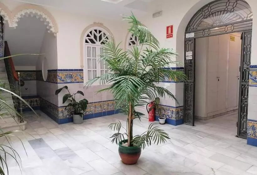 Majatalo Liam Studio In Sevilla Centric