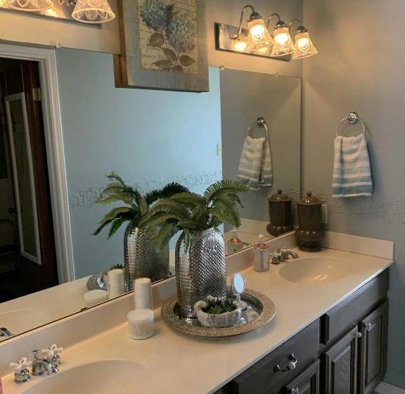 بنسيون Water S Edge Guesthouse Bandera