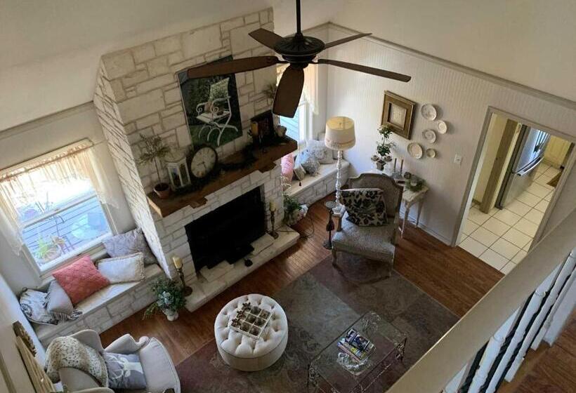 بنسيون Water S Edge Guesthouse Bandera