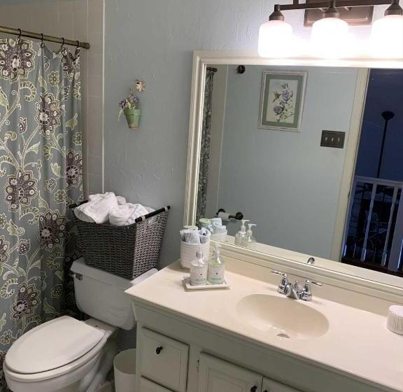 بنسيون Water S Edge Guesthouse Bandera