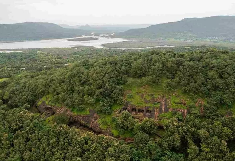 リゾートホテル Raaviz Recidency