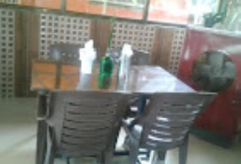 منتجع Raaviz Recidency