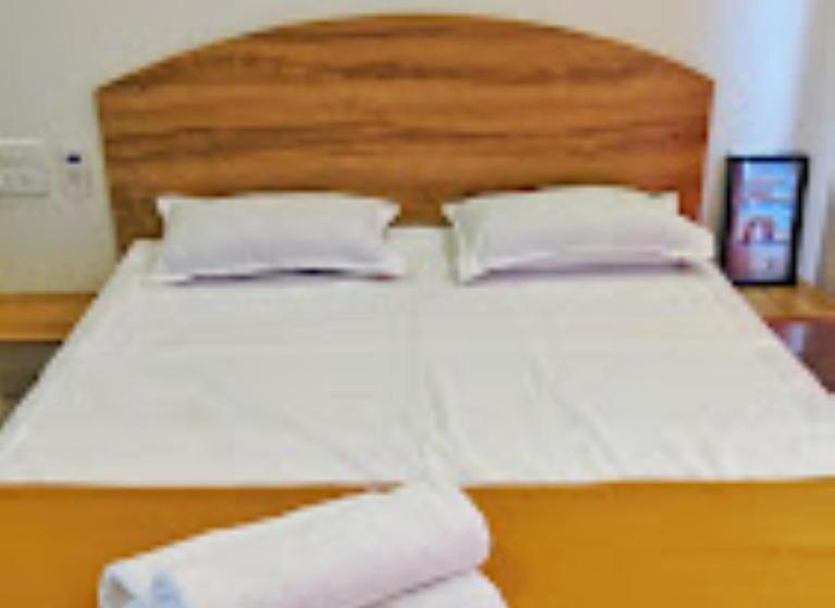 منتجع Raaviz Recidency