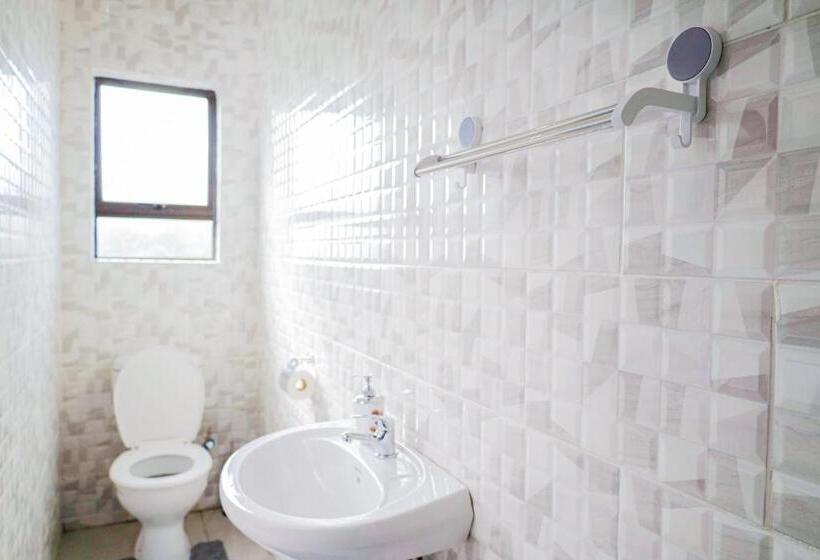 مبيت وإفطار Regorogile Guest House Spa And Conference