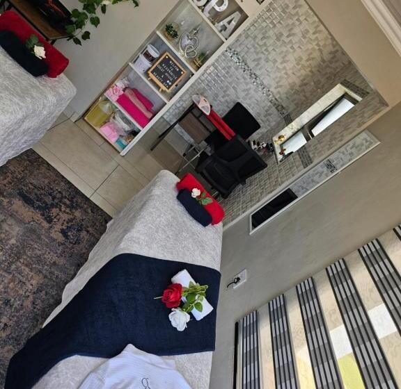 مبيت وإفطار Regorogile Guest House Spa And Conference