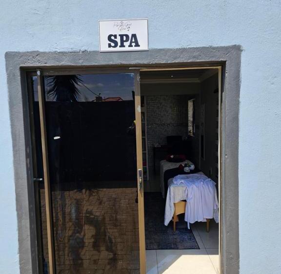 مبيت وإفطار Regorogile Guest House Spa And Conference