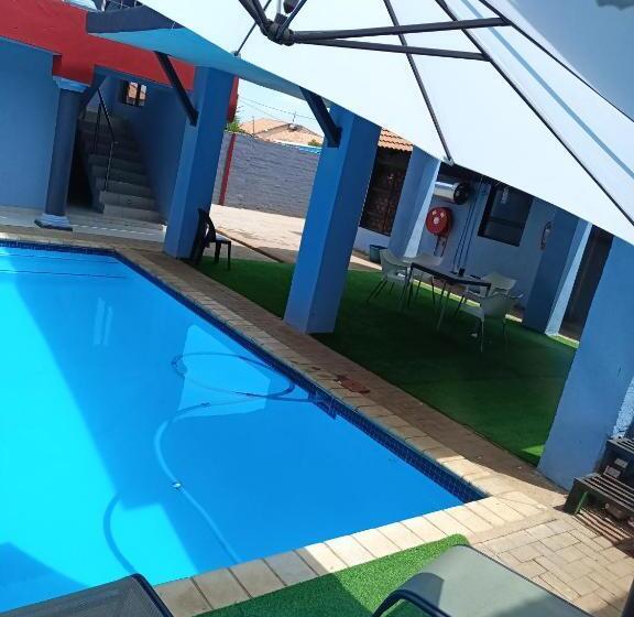 مبيت وإفطار Regorogile Guest House Spa And Conference