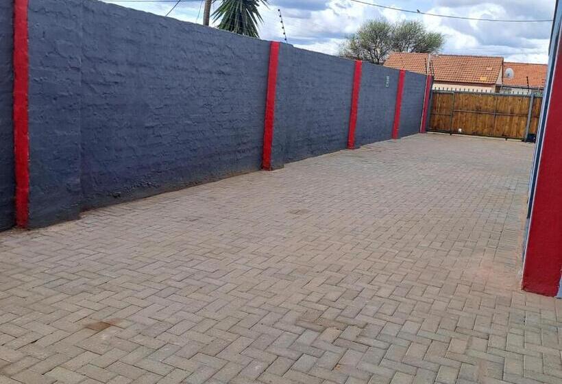 مبيت وإفطار Regorogile Guest House Spa And Conference