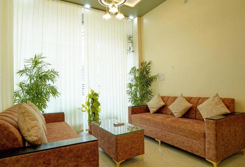 هتل Oyo Flagship Sr