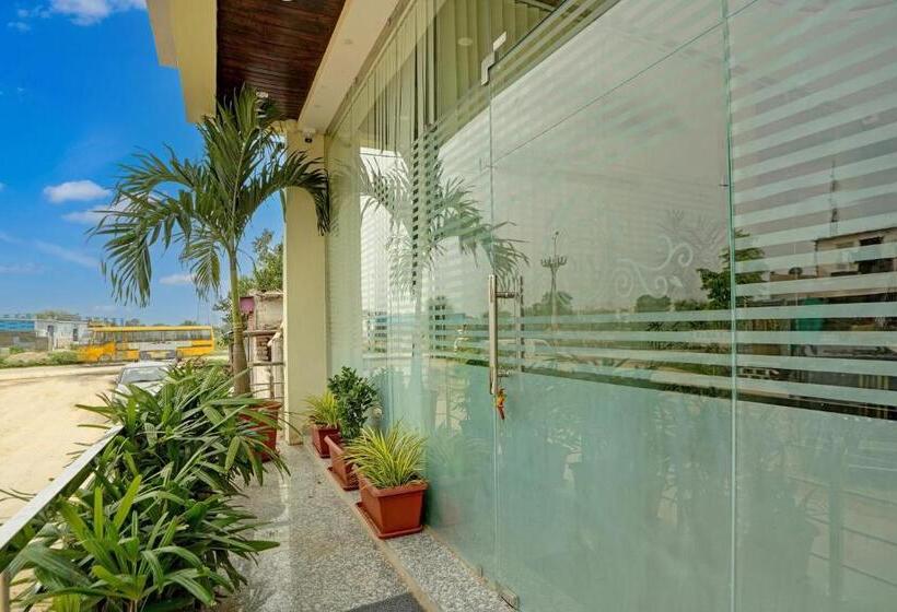 هتل Oyo Flagship Sr