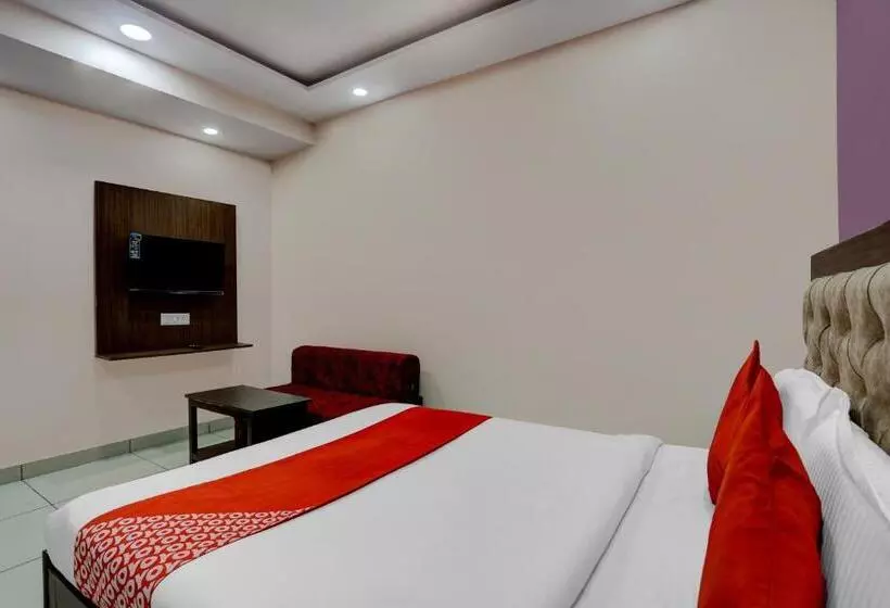 ホテル Oyo Flagship The Paradise Inn