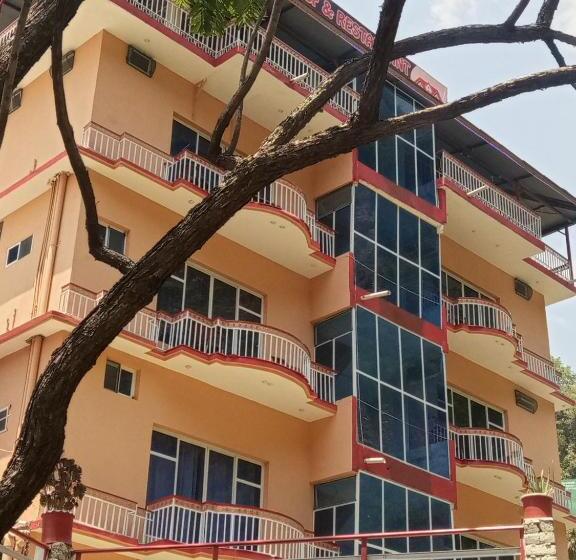 هتل Red Roof & Restaurant