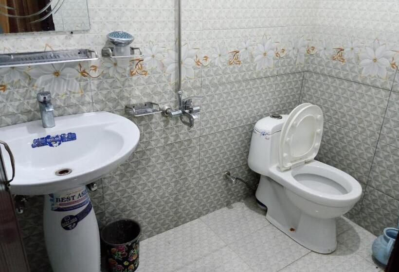 هتل Red Roof & Restaurant