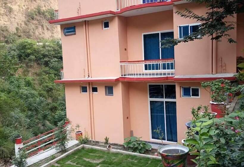 هتل Red Roof & Restaurant