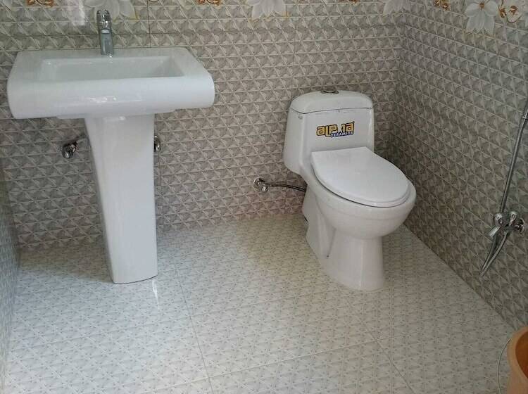 هتل Red Roof & Restaurant