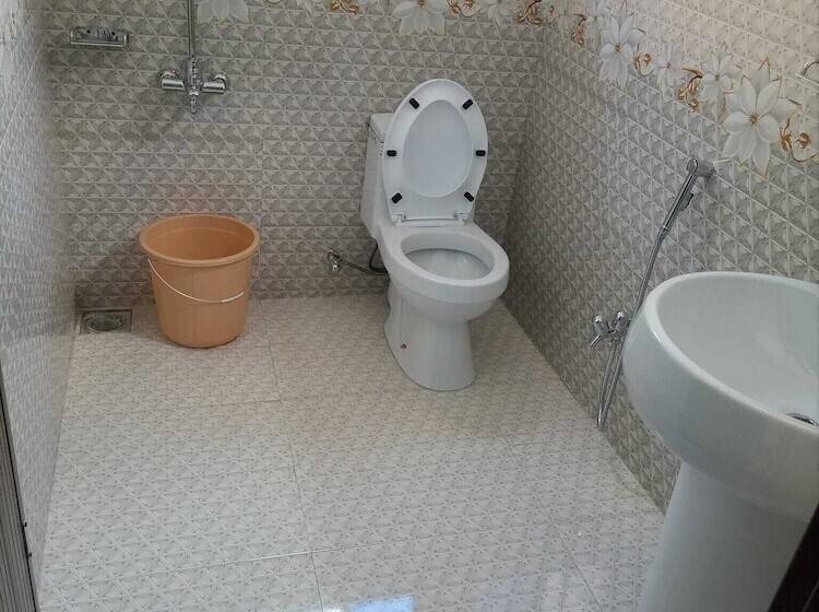 هتل Red Roof & Restaurant