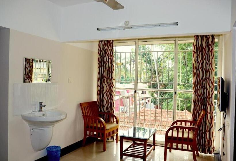 酒店 Uthradam Towers