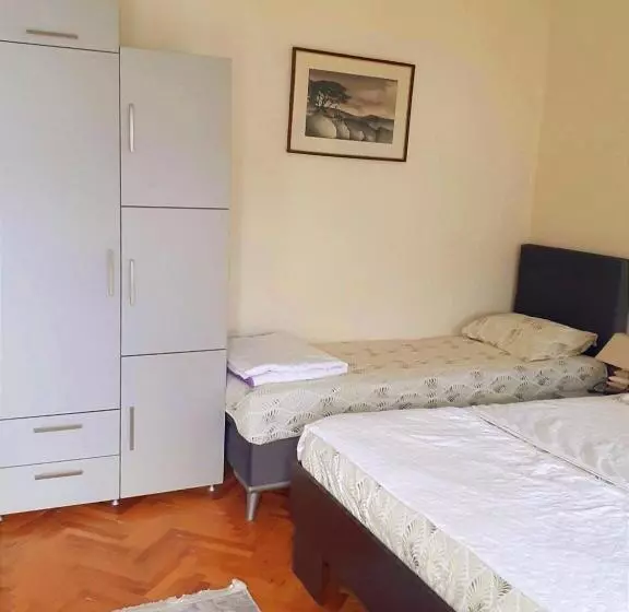 پانسیون Guesthouse Gavrilović 28 A