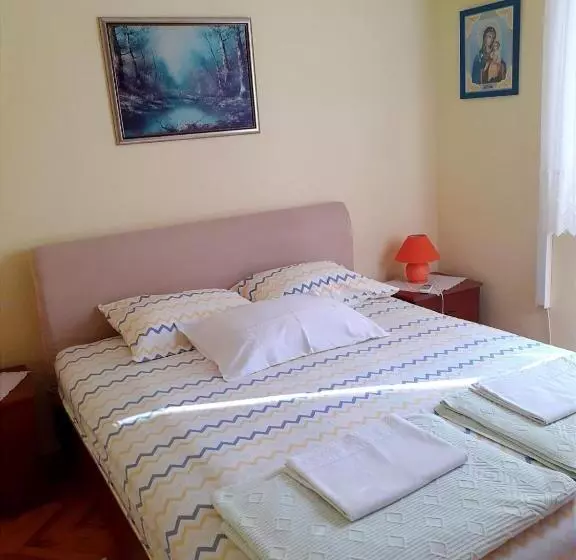 پانسیون Guesthouse Gavrilović 28 A