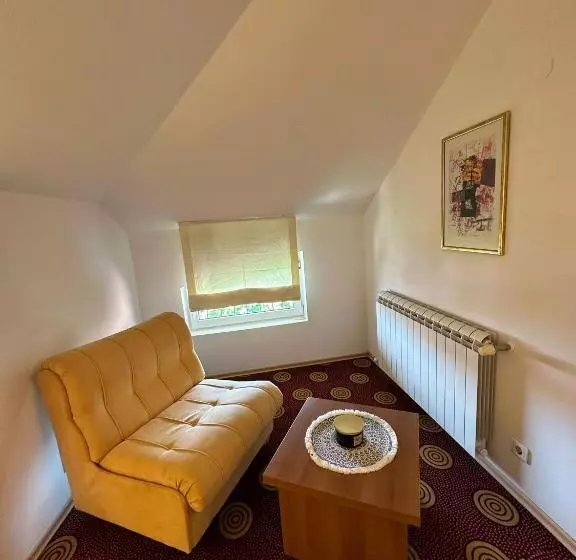 ペンション Pirin Rooms