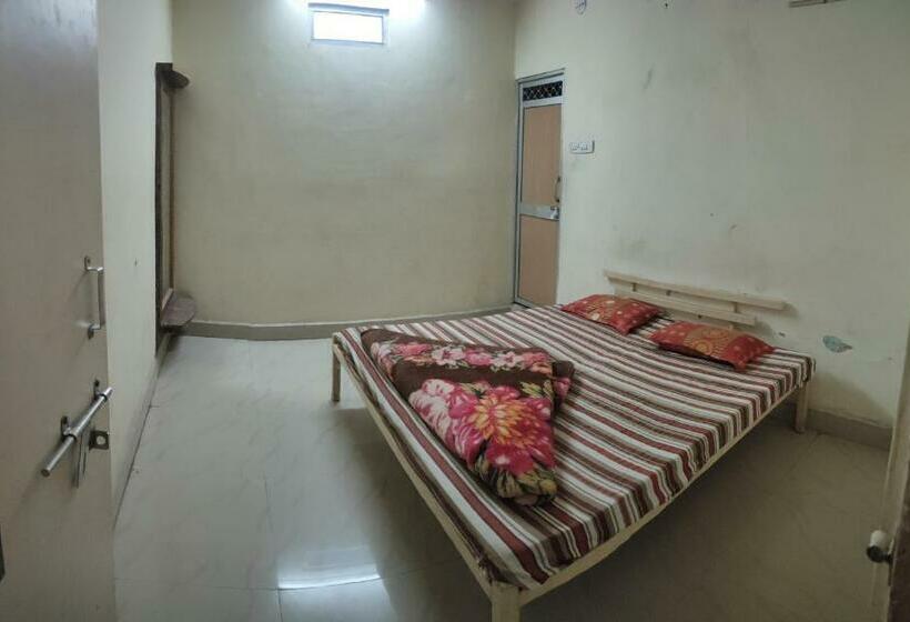 پانسیون Tiwari Dharamshala Guest House