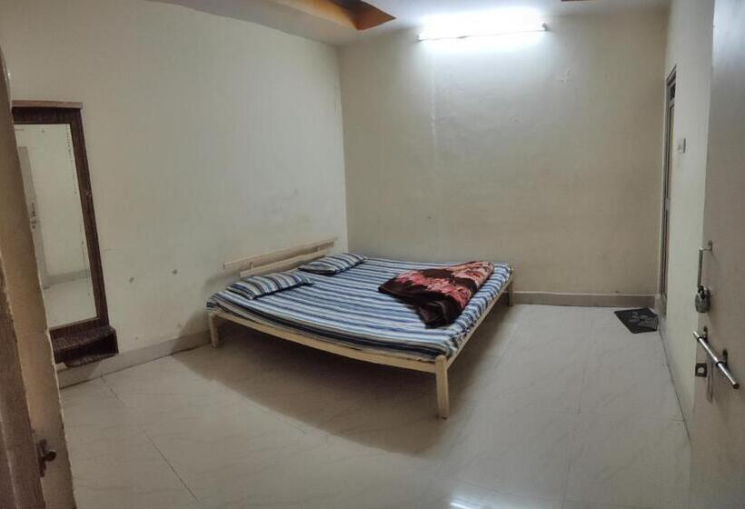 پانسیون Tiwari Dharamshala Guest House