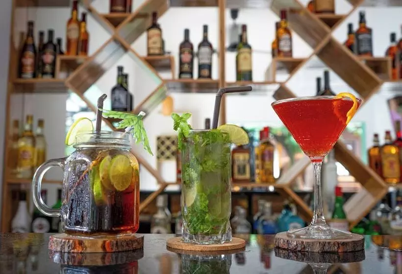 تختخواب و صبحانه Habana Angkor Boutique