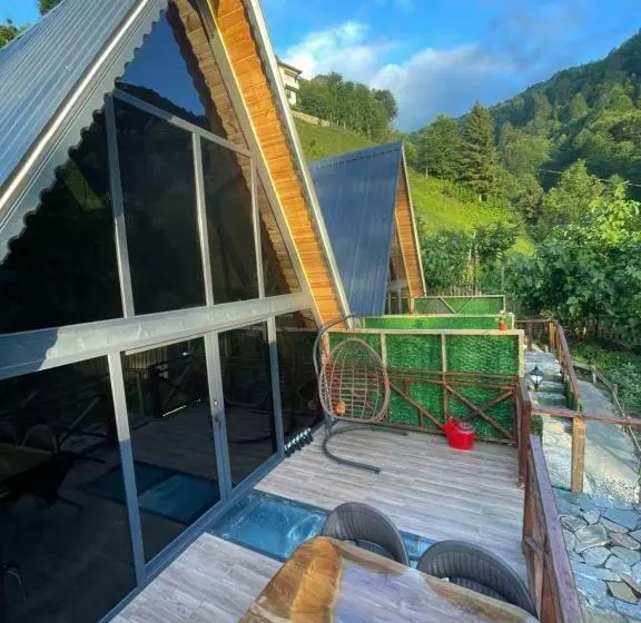 Aamiaismajoitus (B&B) Waterfallbungalow