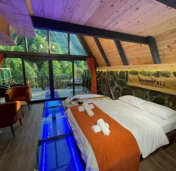 Aamiaismajoitus (B&B) Waterfallbungalow