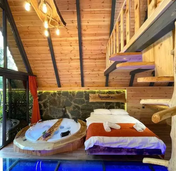 Aamiaismajoitus (B&B) Waterfallbungalow