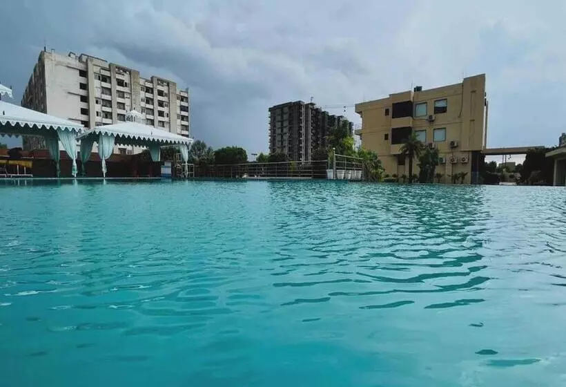 Hotelli Collection O 7r Resort