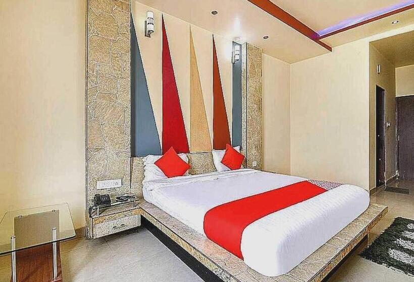 Отель Collection O 7r Resort