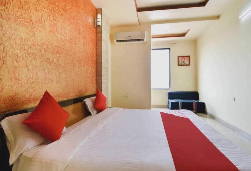 Отель Collection O 7r Resort