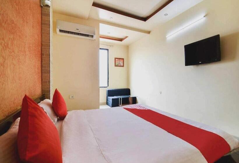 Отель Collection O 7r Resort