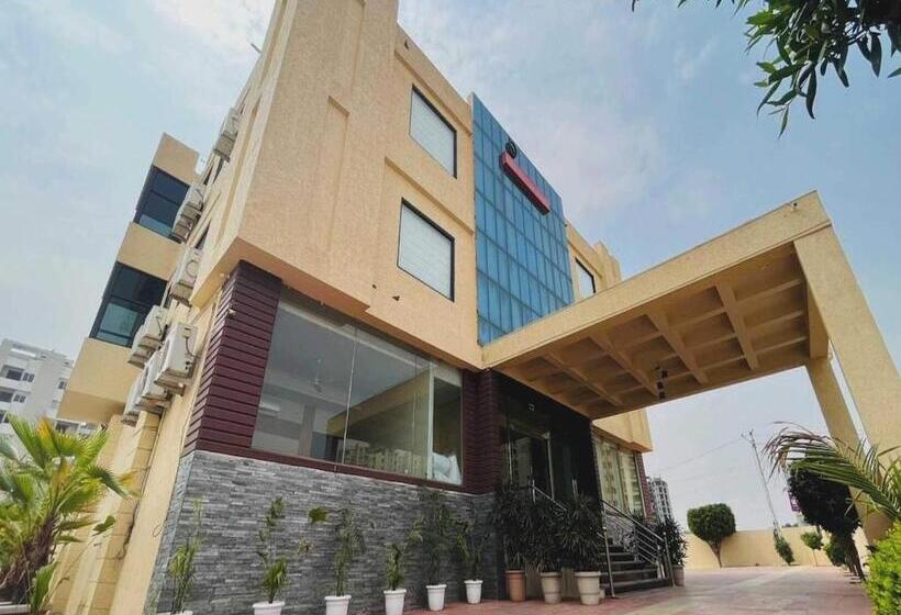 Отель Collection O 7r Resort