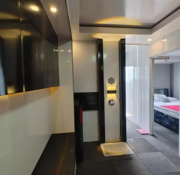 ホテル Lily S Room At Apartemen Cibubur Village By Fph