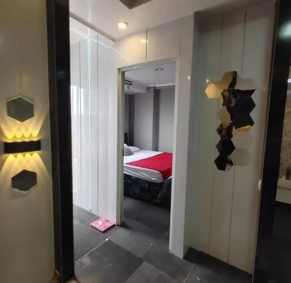 ホテル Lily S Room At Apartemen Cibubur Village By Fph
