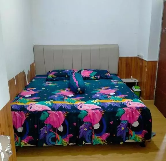 ホテル Lily S Room At Apartemen Cibubur Village By Fph