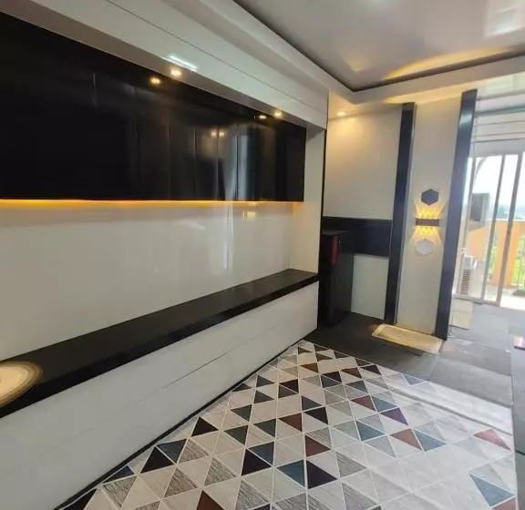 ホテル Lily S Room At Apartemen Cibubur Village By Fph