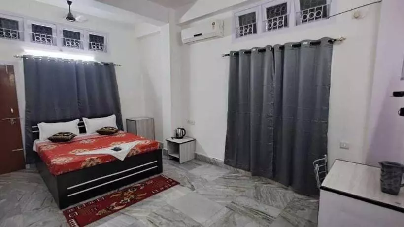 Hotelli Oyo Flagship 81524 Gp Lodge
