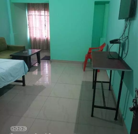 Hotelli Oyo Flagship 81524 Gp Lodge