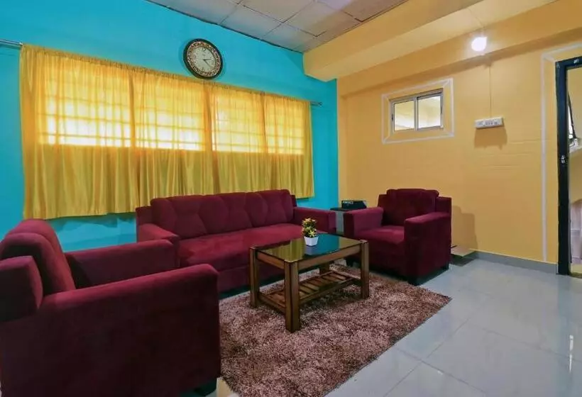 Hotelli Oyo Flagship 81524 Gp Lodge