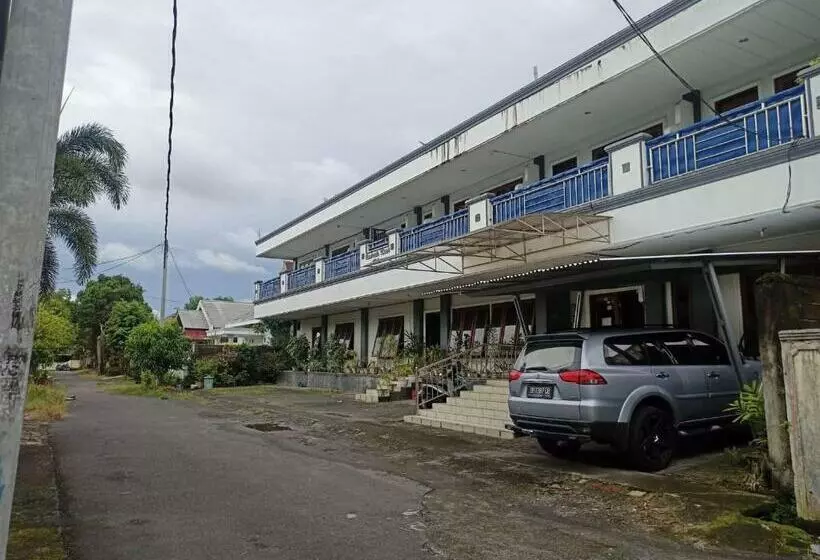 Hotelli Spot On 92782 Rumah Kost Kita Tarakan
