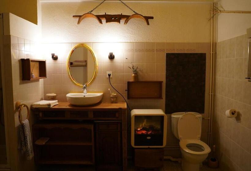 فندق صغير Lily à L Auberge