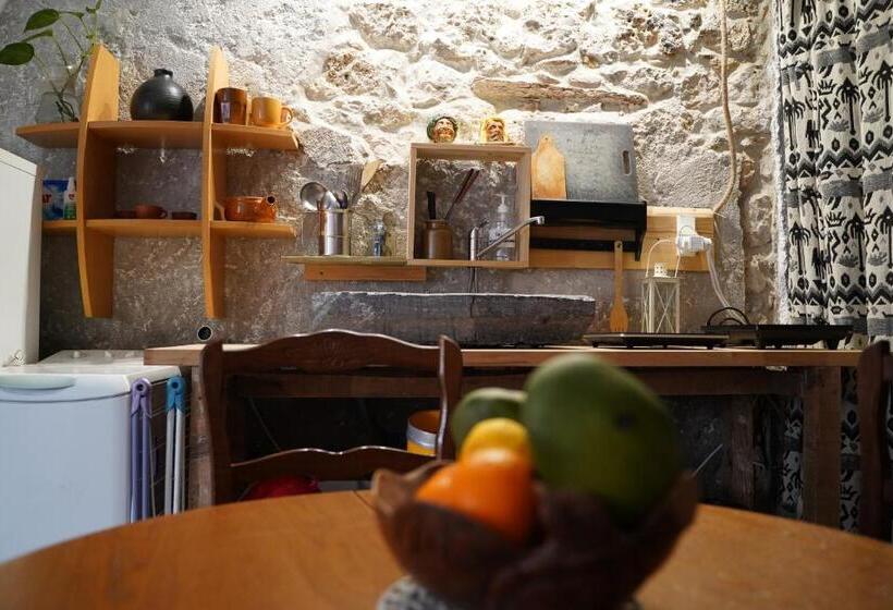 فندق صغير Lily à L Auberge